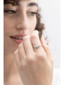 טבעת זהב לבן 14K בשיבוץ אבני זירקוניה שקופה