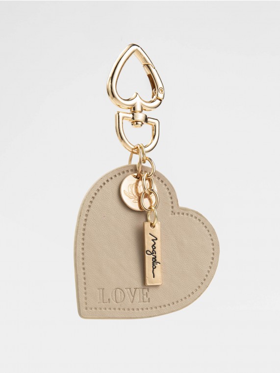 מחזיק מפתחות דמוי עור בצורת לב עם כיתוב LOVE בצבע מוקה